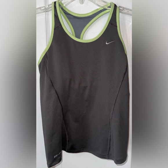 Nike EUC Grey/Green athletic tank top with built-in bra - Picture 1 of 10